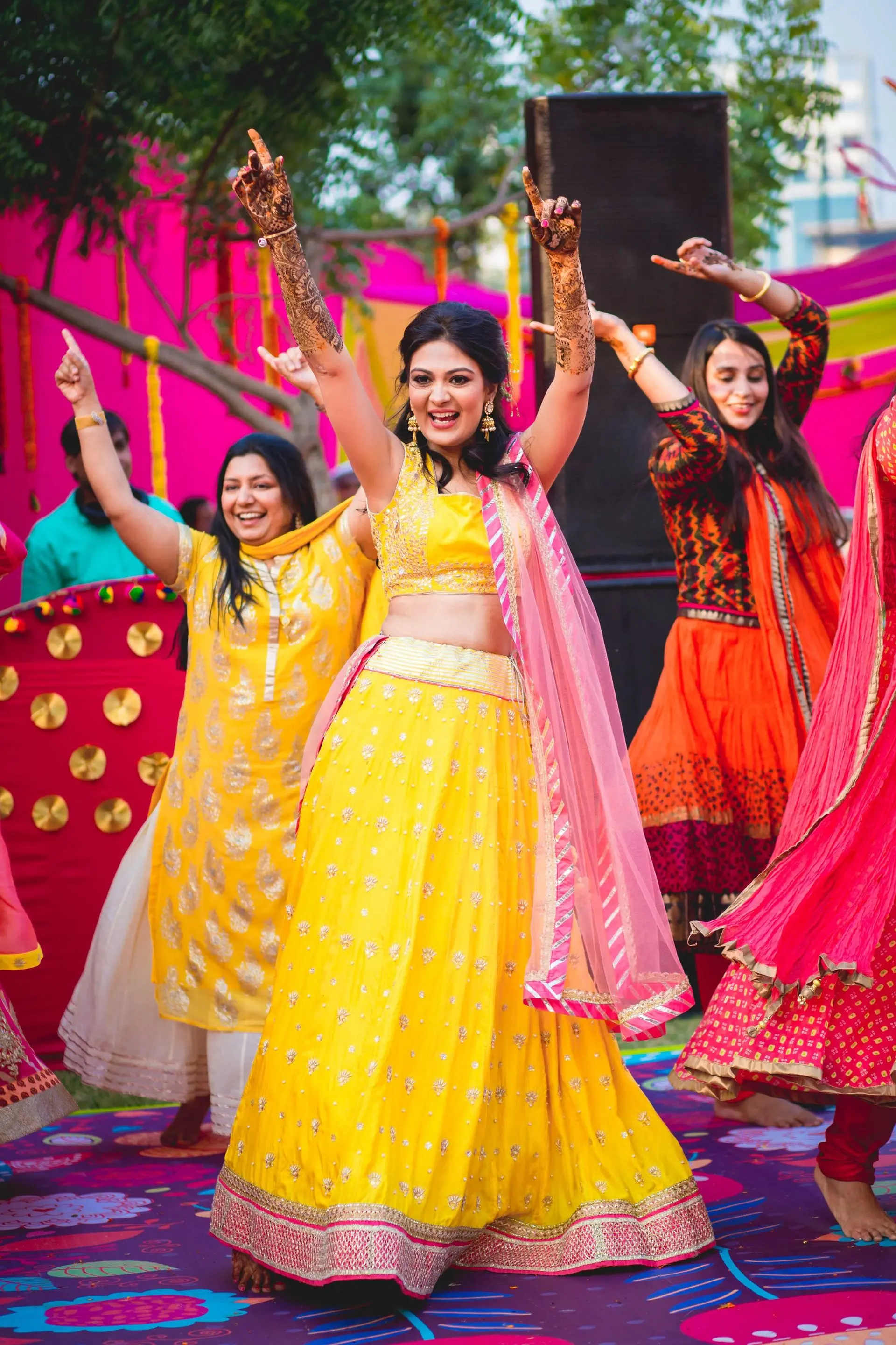 Mehendi dance.jpg